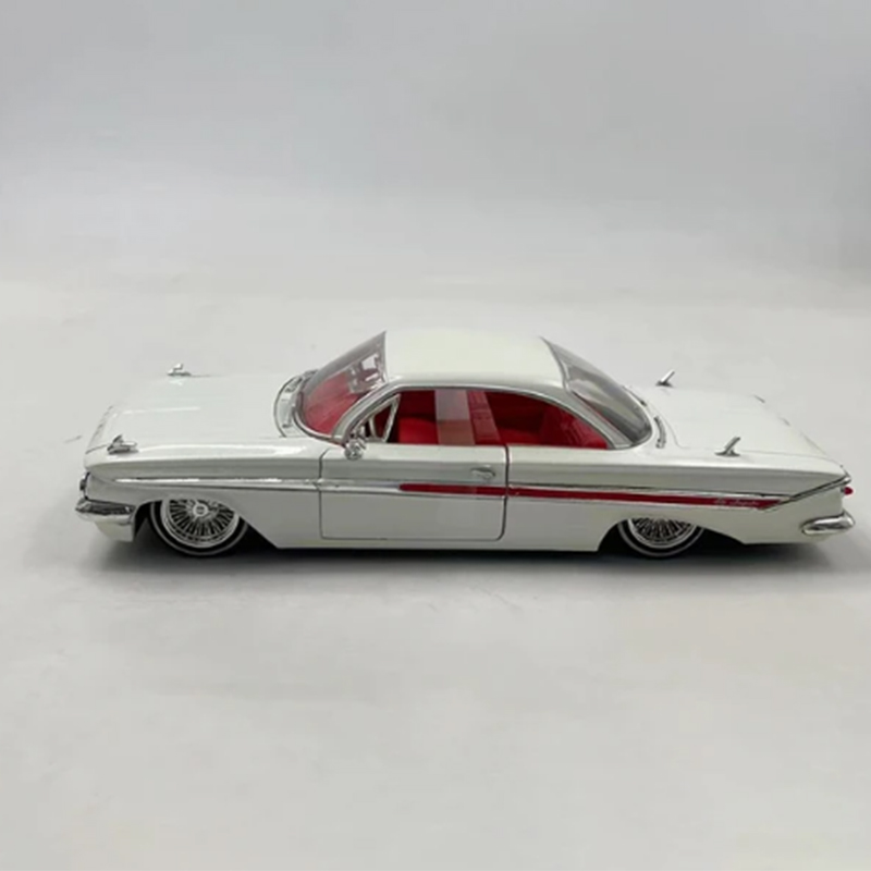 Model Kit Mustang - JADA 1:24 Schaal 1961 Impala Legering